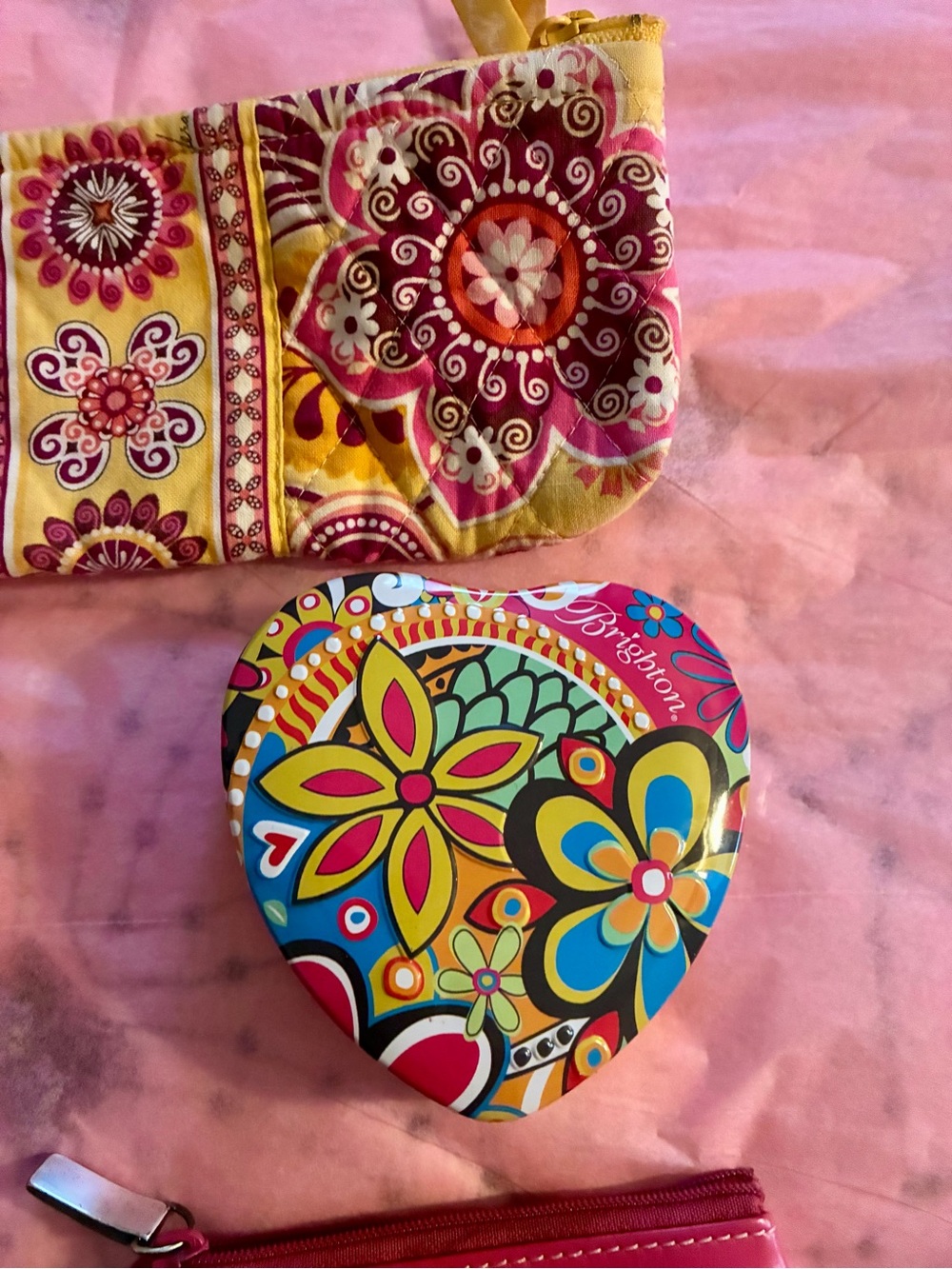 Vera Bradley Bag, Brighton Heart Tins, Fossil change purse and unbranded purse - Picture 9 of 11